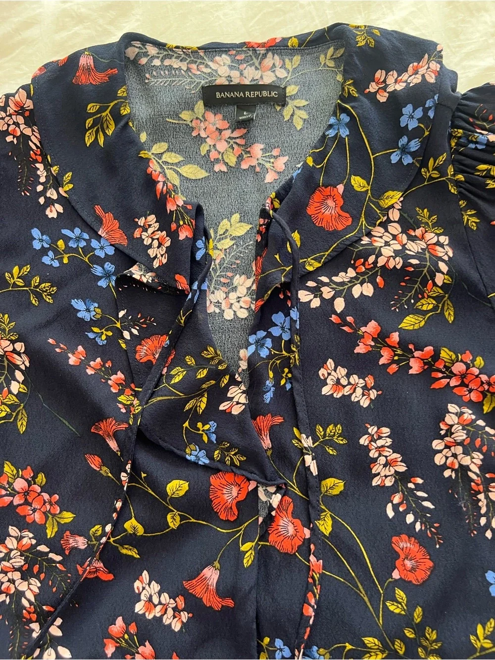 Banana Republic Navy Floral Tie-Front Puff Short Sleeve Blouse